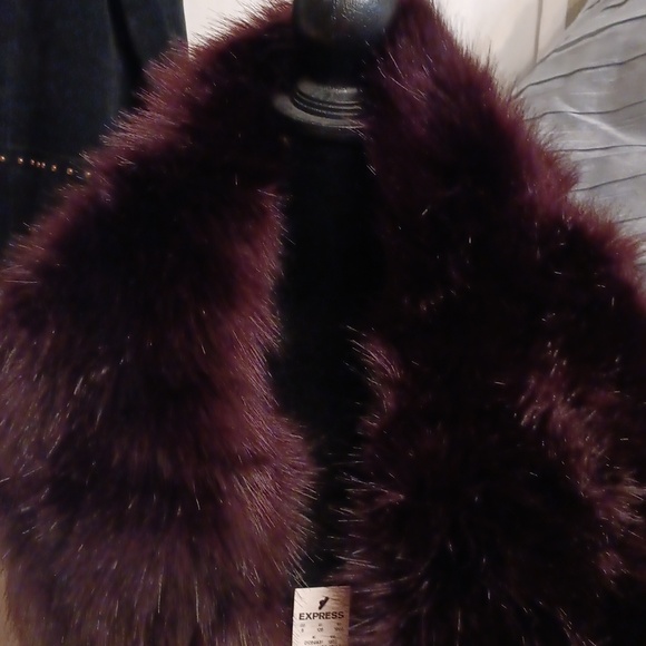 Express Purple Faux Fur Neck Warner - Picture 2 of 7